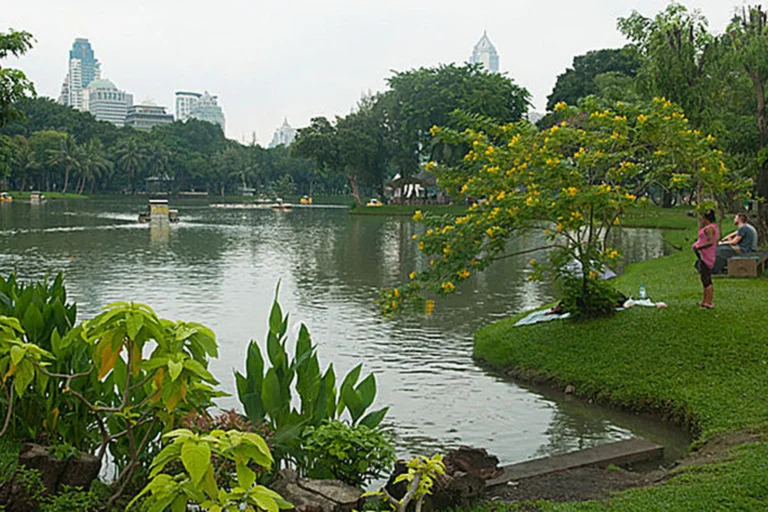 Best Romantic Parks in Bangkok for a Memorable Stroll